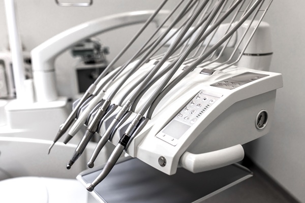 Go To A Periodontist For Dental Implants